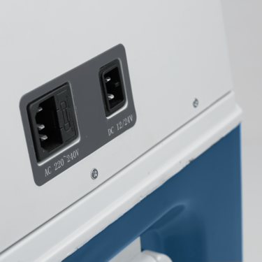 Frigider auto cu compresor, afisaj, alimentare la 12/24V DC / 100–240 V AC, capacitate aprox. 31 litri [3]