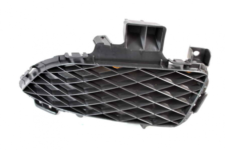 Grila bara fata stanga MAZDA 3 intre 2003-2006 Grile - Grila bara fata stanga MAZDA 3 intre 2003-2006