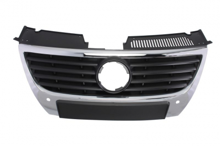 Grile - Grila fata (borduri negre; cu orificii ale senzorului de parcare; emblema mare, crom/negru) potrivit VW PASSAT B6 1.4-3.6 2005-2011 -11.10