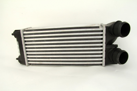 Piese Auto - Intercooler CITROEN BERLINGO, C4, C4 I; PEUGEOT 3008, 308 I, 308 SW I, 5008, PARTNER, PARTNER TEPEE 1.6D dupa 2004