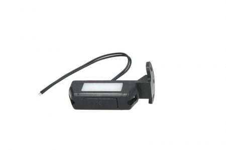 Piese Auto - Lumina clarificare stanga, rosu/alb, LED, inaltime 105mm; latime 28mm; adancime 34mm, în relief, lungime cablu 210mm, cu cuier, 12/24V (unghi în relief)
