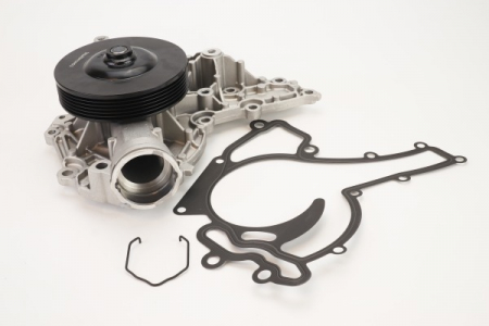 Pompa apa cu garnitura potrivit MERCEDES CLK (A209), CLK (C209), CLS (C219), E (A207), E (C207), E T-MODEL (S211), E T-MODEL (S212), E (W211), E (W212), G (W463), GL (X164) 4.7/5.5 10.05-12.16 [2]