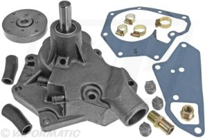 Conducta racire - Pompa apa potrivita JOHN DEERE 100, 110, 135, 1350, 1550, 1640, 1750, 1840, 1850, 1850N, 200, 210, 240, 250, 2040, 2155, 2650, 2940, 319D, 3029