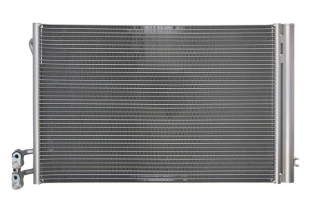 Condensatoare - Radiator AC (uscator) potrivit BMW 1 (E81), 1 (E82), 1 (E87), 1 (E88), 3 (E90), 3 (E91), 3 (E92), 3 (E93), X1 (E84), Z4 (E89) 1.6-4.4 2004-2016