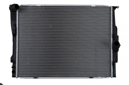 Radiator apa racire motor  BMW Seria 1 (E81), 1 (E82), 1 (E87), 1 (E88), 3 (E90), 3 (E91), 3 (E92), 3 (E93), X1 (E84), Z4 (E89) 1.6-3.0 intre 2004-2015