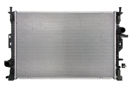 Radiator apa - Radiator motor (Automat/Manual) potrivit VOLVO S60 II, S80 II, V40, V60 I, V70 II, V70 III, V70 III/KOMBI, XC60 I, XC70 II; FORD C-MAX, C-MAX II, FOCUS C-MAX, FOCUS III, GALAXY II 1.5-4.4