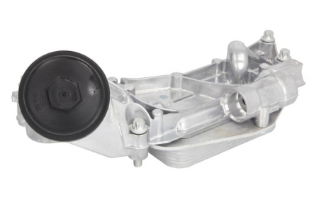 Radiator ulei (cu carcasa filtru) potrivit CHEVROLET TRAX; OPEL ASTRA H, ASTRA H GTC, ASTRA H/KOMBI, ASTRA J, ASTRA J GTC, INSIGNIA A, MOKKA / MOKKA X, ZAFIRA B, ZAFIRA B/MINIVAN 1.6-1.8 07.05- [1]