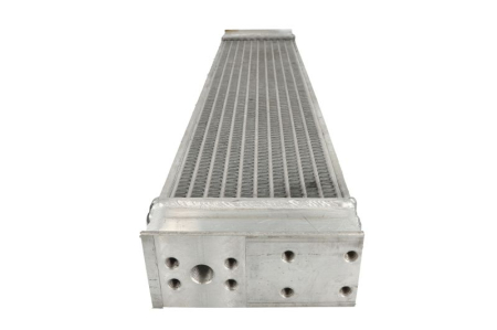 Radiator ulei potrivit VOLVO EC140B, EC140C, EC15XT, EC15XTV, EC160B NLC, EC160C, EC180, EC180C, EC20BXT, EC20BXTV, EC210B LC, EC210C, EC240B, EC240B FX, EC240B LC, EC240B LR, EC240B NLC [1]