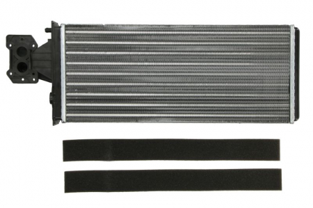 Elemente sistem climatizare - Schimbator caldura potrivit IVECO EUROSTAR, EUROTECH MH, EUROTECH MP, EUROTECH MT, EUROTRAKKER, MAGIRUS 8060.45B-F3BE0681G dupa 1992 - (400x175x42mm)
