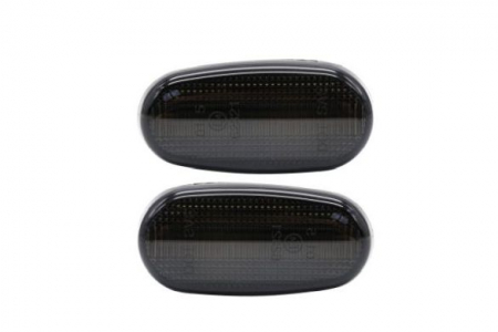 Semnalizator - Semnalizator lampa lateral stanga/dreapta fumuriu, LED potrivit ALFA ROMEO 147, GT, MITO; FIAT BRAVO II 0.9-3.2 2001-2018