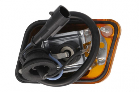 Semnalizator lateral dreapta potrivit IVECO EUROSTAR, EUROTECH MH, EUROTECH MP, EUROTECH MT, EUROTRAKKER, TRAKKER I 01.92- [1]
