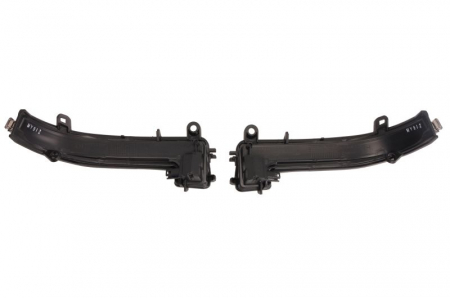 Semnalizator lateral oglinda stanga/dreapta LED, negru versiune, dinamic, set BMW Seria 1 F20, F21, 2 F22, F23, F87, 3 F30, F31, F80, 4 F32, F33, F82, F83, X1 F48 dupa 2010 [1]