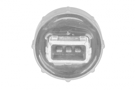 Senzor temperatura lichid racire (numar pini: 3) potrivit URSUS 380, 380 M; BOBCAT 360, 470; FARMTRAC 670, 670 DT, 675, 675 DT, 690 DT, 9120 DTN; LINDNER 84 EP, 90 EP; MANITOU MLT634 -120 LSU [1]