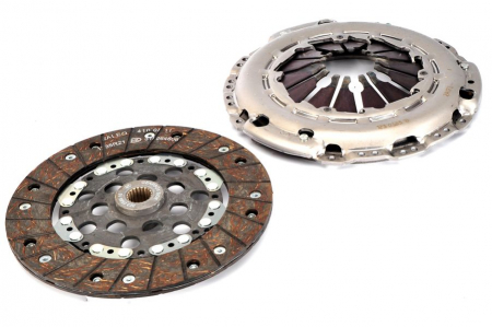 Ambreiaj - Set ambreiaj potrivit VOLVO S40 I, V40; MITSUBISHI CARISMA, SPACE STAR 1.9D 2000-2006