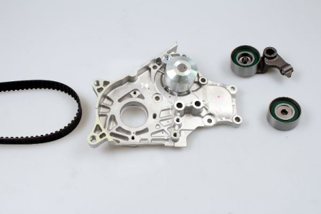 Distributie - Set distributie (curea + intinzator + pompa apa) potrivit TOYOTA AVENSIS, AVENSIS VERSO, COROLLA, COROLLA VERSO, PREVIA II, RAV 4 II 2.0D 09.97-03.09