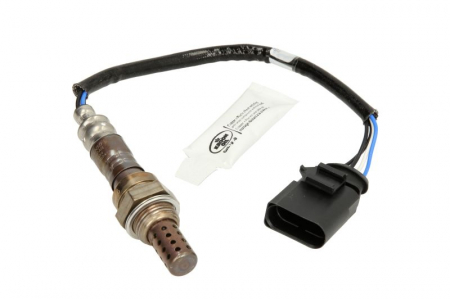 Sonda lambda - Sonda lambda (numar de fire 4, 310mm) AUDI A1, A3; SEAT ALTEA, ALTEA XL, IBIZA IV, IBIZA IV ST, LEON, TOLEDO IV; SKODA FABIA II, OCTAVIA II, RAPID, ROOMSTER, ROOMSTER PRAKTIK 1.2/1.6 dupa 2008