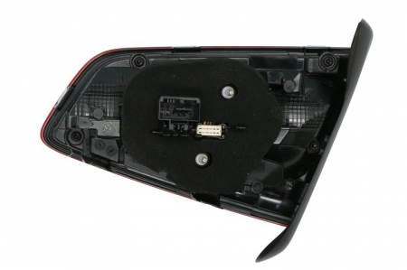 Stop lampa spate Stanga partea interioara, LED potrivit VW PASSAT B8 1.4-2.0D 08.14- [1]