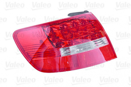 Stop tripla lampa spate dreapta ( exterior , LED) AUDI A6 COMBI 2008-2011 Iluminat auto - Stop tripla lampa spate dreapta ( exterior , LED) AUDI A6 COMBI 2008-2011