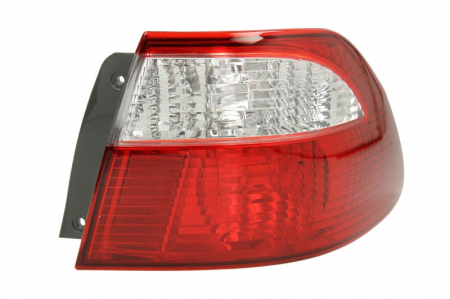 Stopuri - Stop tripla lampa spate dreapta ( exterior , Semnalizator alb, culoare sticla: rosu) MAZDA 626 LIMUZINA 2001-2002