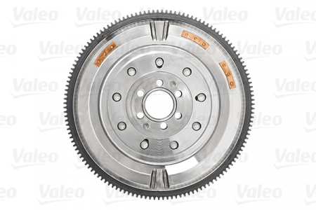 Volanta potrivit AUDI A4 B5, A4 B6, A4 B7, A6 C5, CABRIOLET B3; SEAT EXEO, EXEO ST; SKODA SUPERB I; VW PASSAT B5, PASSAT B5.5 1.6/1.8/2.0 1994-2010 - (228mm) [1]