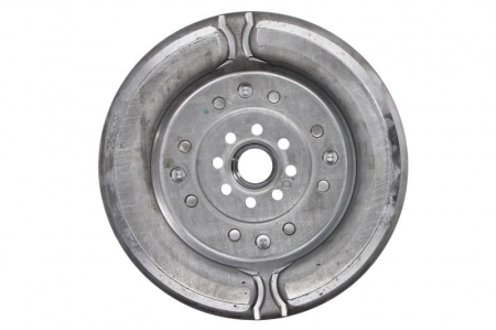 Volanta (240mm) potrivit AUDI A3, Q2; CUPRA FORMENTOR, LEON, LEON SPORTSTOURER; SEAT LEON, LEON SPORTSTOURER; SKODA KAROQ, OCTAVIA IV; VW CADDY CALIFORNIA V CAMPER, CADDY V 2.0/2.0D 08.14- [1]