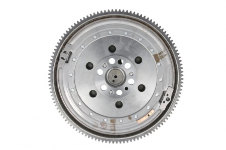 Volanta (fara kit de suruburi; fara placa de reglare a frictiunii; fara rulment de ghidare) potrivit BMW 1 (E82), 1 (E88), 3 (E90), 3 (E91), 3 (E92) 3.0 06.06-08.16 [1]