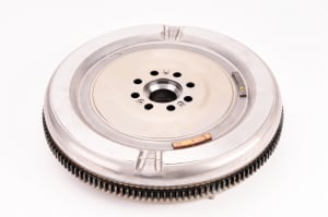 Volanta masa dubla (240mm, fara set suruburi; fara rulment presiune; cu disc ambreiaj) VW MULTIVAN V, TRANSPORTER V 2.5D intre 2003-2009 [1]