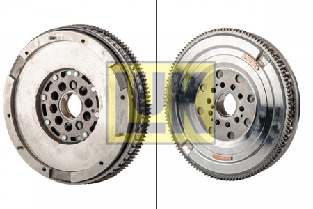 Volanta potrivit VOLVO V40 2.0D 02.15-08.19 [2]