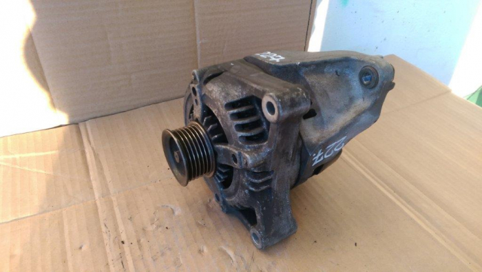 Alternator pentru BMW Seria 3 F30, cod 104211-8181    ,   7640131-03 [2]