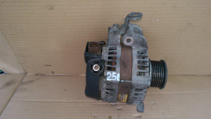 Alternator pentru Toyota Rav4 XA30, motorizare 2.2 diesel, cod 2706026030   ,   104210-4771 [1]