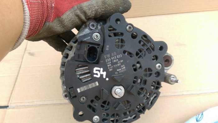 Alternator pentru Volkswagen Passat B6, motorizare 2.0 diesel, cod 03G903023   ,   0121715003 [4]