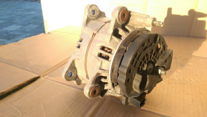 Alternator pentru Volkswagen Touran 1T, motorizare 1.9 diesel, cod 06F903013F   ,   0124525091 [3]