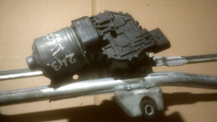 Ansamblu stergatoare cu motoras pentru Volkswagen Passat B5, cod 8D1955605B   ,   3B1955113D [2]