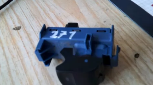 Butoane pentru Toyota Avensis T270, cod 84810-05070 [1]