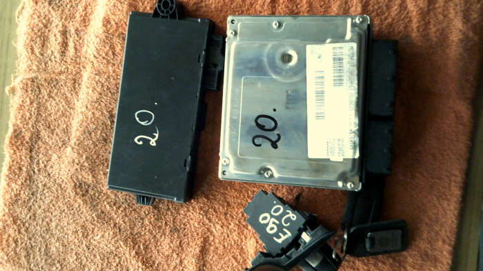 Calculator motor pentru BMW Seria 3 E90, motorizare 2.0 diesel, cod 0281014239, 5WK495130BR, DDE 7810001 [2]