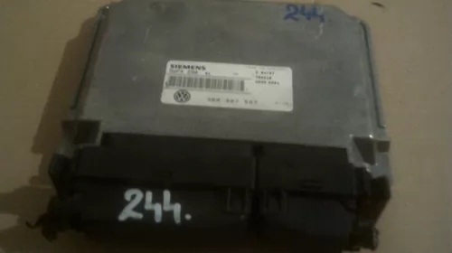 Calculator motor pentru Volkswagen Passat B5, motorizare 1.6 Benzina, cod 3B0907557, 5WP429001 [1]