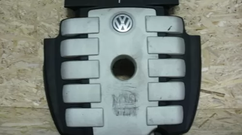 Capac motor pentru Volkswagen Phaeton , motorizare 5.0 diesel, cod 07Z103935L [1]