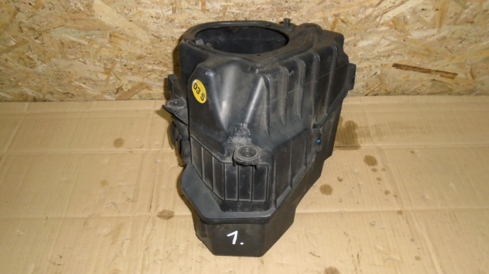 Carcasa filtru aer dreapta pentru Audi A8 D3, motorizare 4.0 diesel, cod 4E0133824D [1]