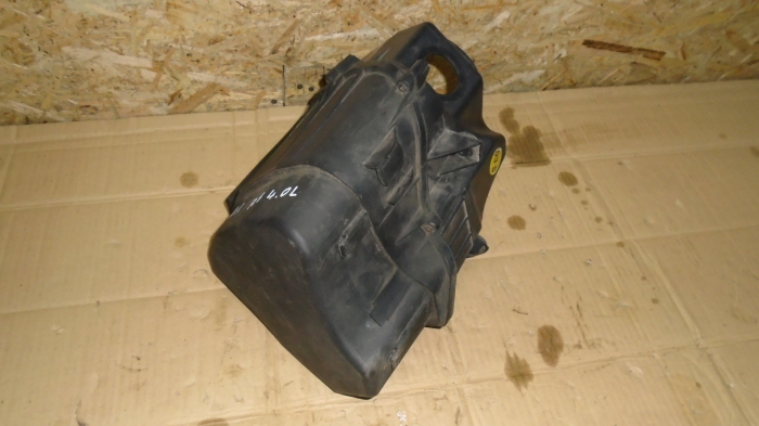 Carcasa filtru aer dreapta pentru Audi A8 D3, motorizare 4.0 diesel, cod 4E0133824D [2]