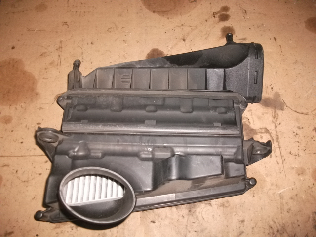 Carcasa filtru aer dreapta pentru Mercedes E-class W211, motorizare 3.0 diesel, cod A6420940204 [2]