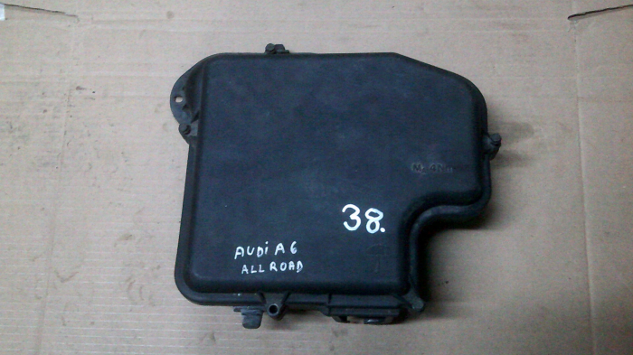 Carcasa / Bloc sigurante / relee pentru Audi a6 c5, motorizare 2.5 diesel, cod 8D2907355B [1]