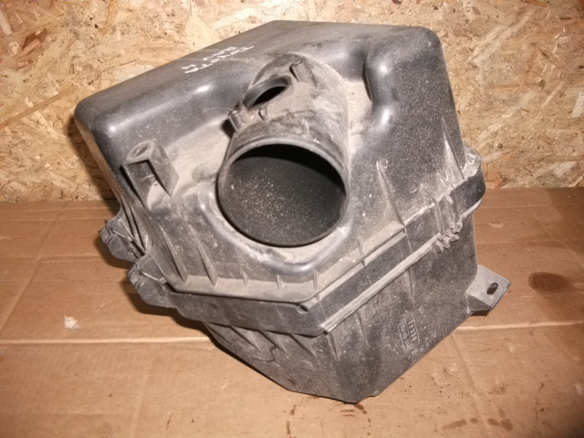 Carcasa filtru aer pentru Toyota RAV 4 XA30 , motorizare 2.2 diesel, cod 100140-8440 [2]