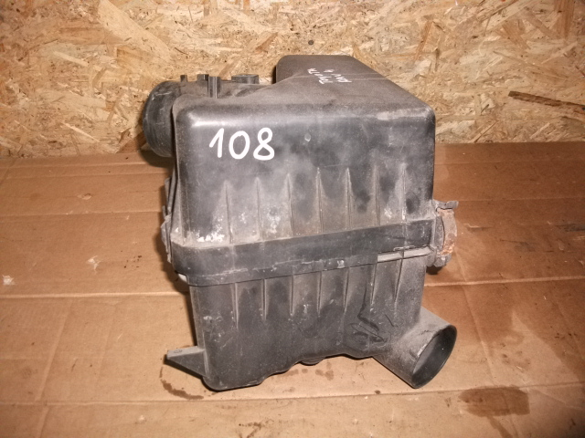Carcasa filtru aer pentru Toyota RAV 4 XA30 , motorizare 2.2 diesel, cod 100140-8440 [1]