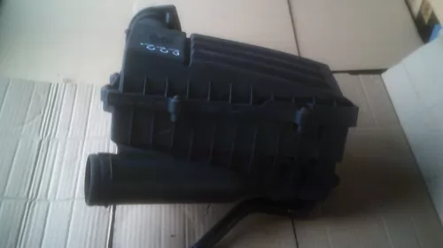Carcasa filtru aer pentru Volkswagen Passat B6, motorizare 2.0 diesel, cod 3C0129607AC , 3C0129601AH [2]