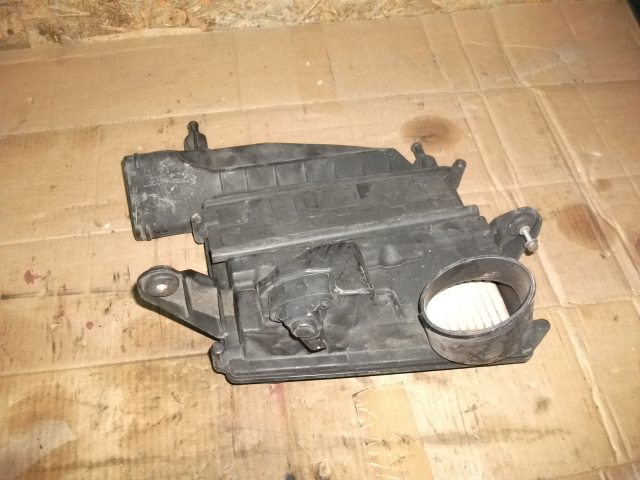 Carcasa filtru aer stanga pentru Mercedes CLS W219, motorizare 3.0 diesel, cod A6420940304 [2]