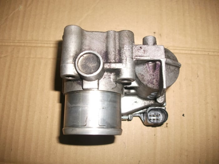 Clapeta acceleratie pentru Nissan Qashqai J10, motorizare 2.0 diesel, cod  8200330810 , H8200330812 [4]