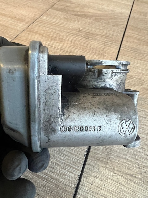 Clapeta acceleratie VW Passat B6 , an de fabricatie 2006 - 2010,  2.0tdi, cod 03G128063B [2]