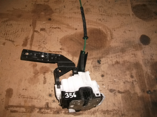 Incuietoare usa fata dreapta pentru ALfa Romeo 159 , cod 50513051 [1]