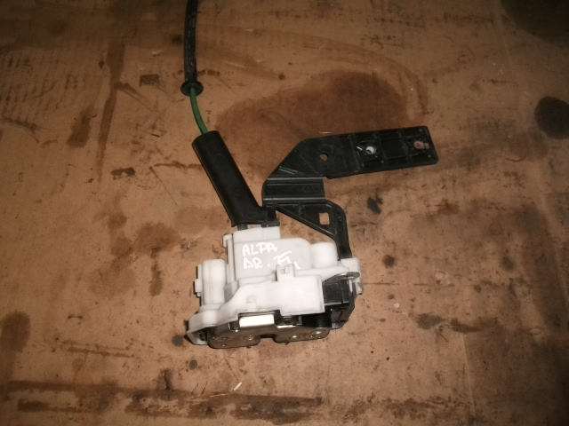 Incuietoare usa fata dreapta pentru ALfa Romeo 159 , cod 50513051 [2]