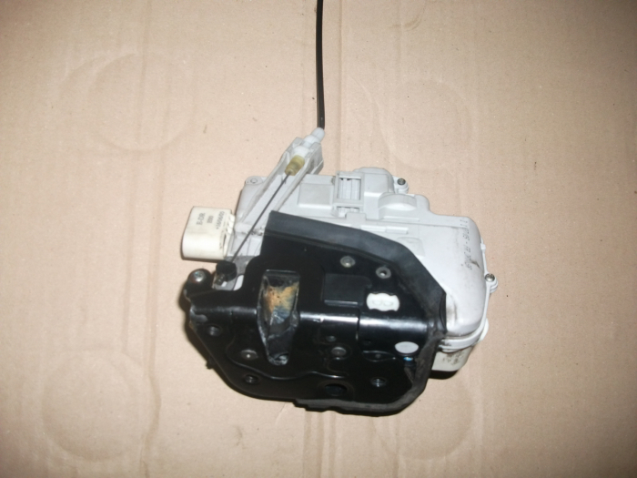 Incuietoare usa fata Dreapta pentru AUDI A4 B7, cod 8E2837016AA [2]